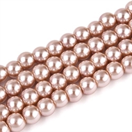 78 cm. beige glasperlestreng med perlemor. 6 mm.